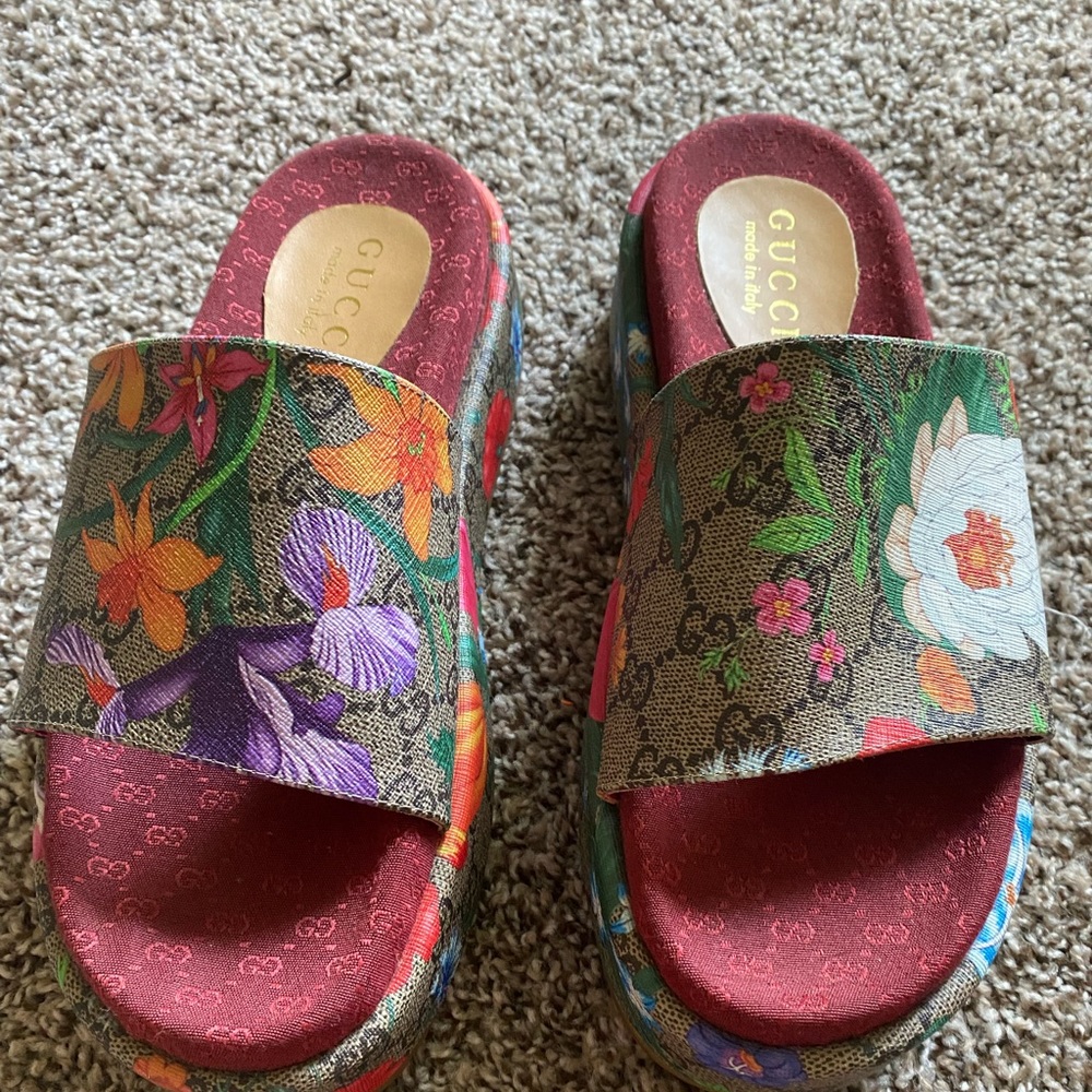 Platform sandals
